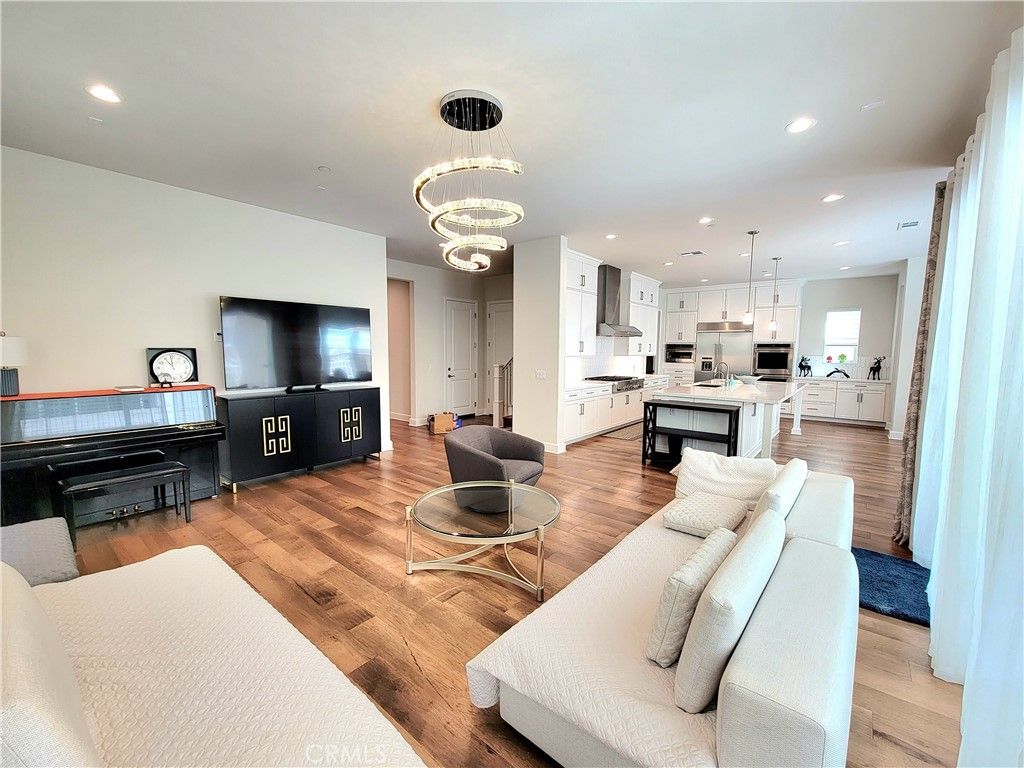 Interior, Kitchen, Living room, Pendant Lights, Piano, Recessed Lighting, Wood Texture Flooring