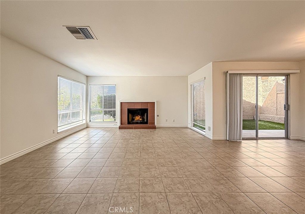 Empty room, Fireplace, Interior