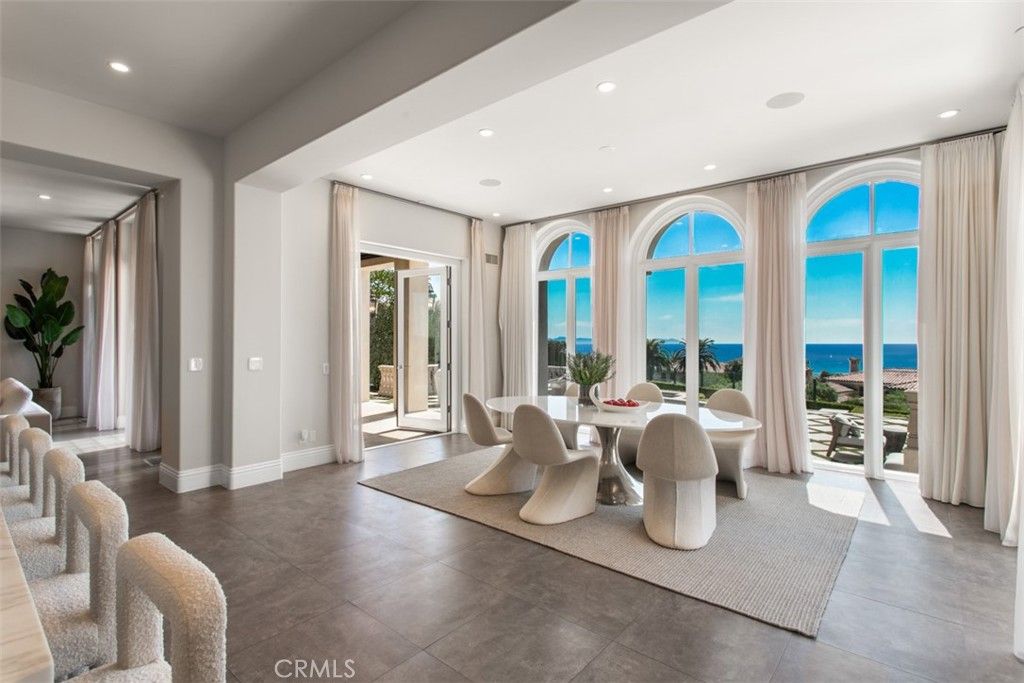 Dining room, Interior, Recessed Lighting, Water