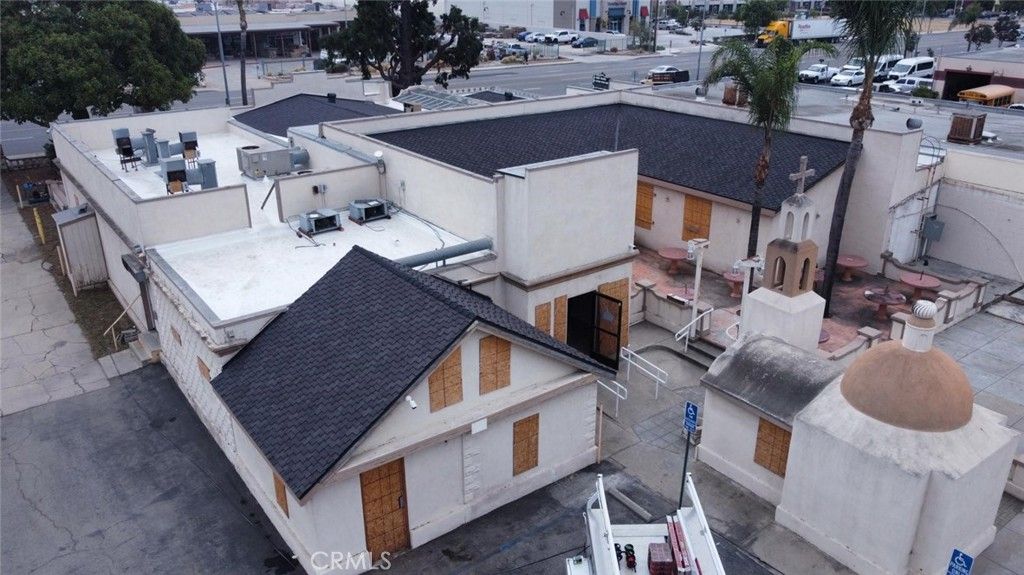 Exterior, Drone