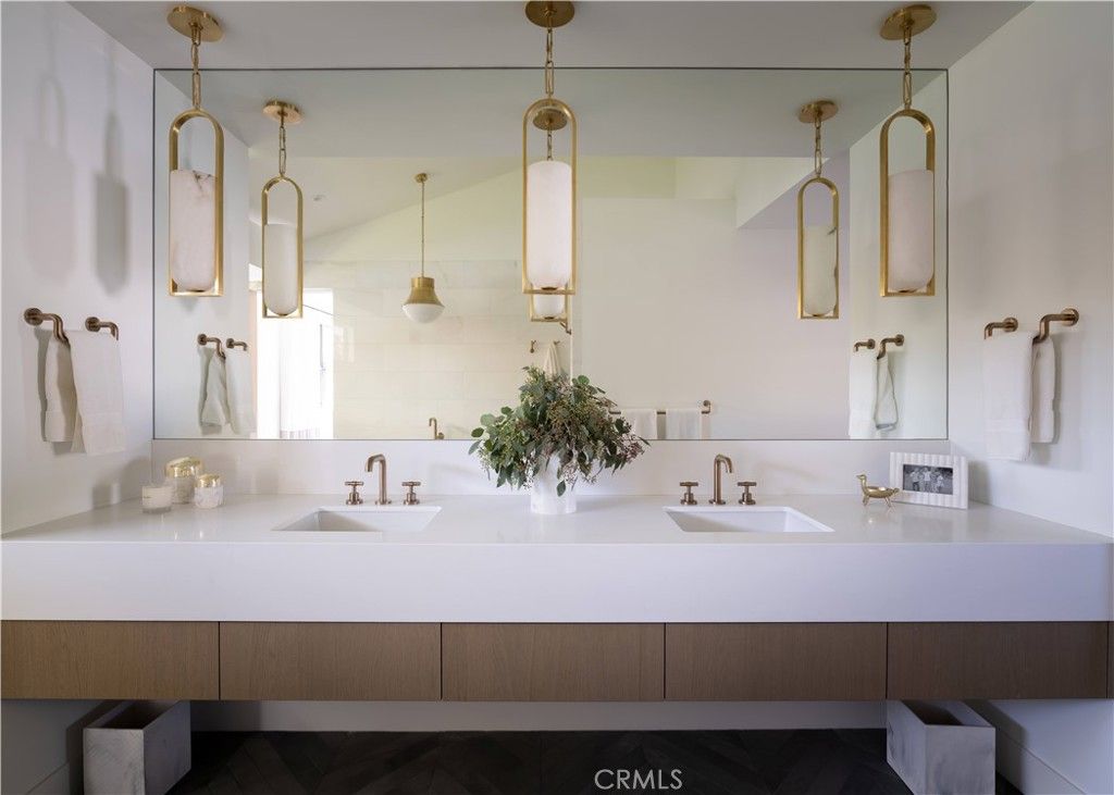 Bathroom, Dual Sink Vanities, Interior, Pendant Lights, Wood Texture Flooring