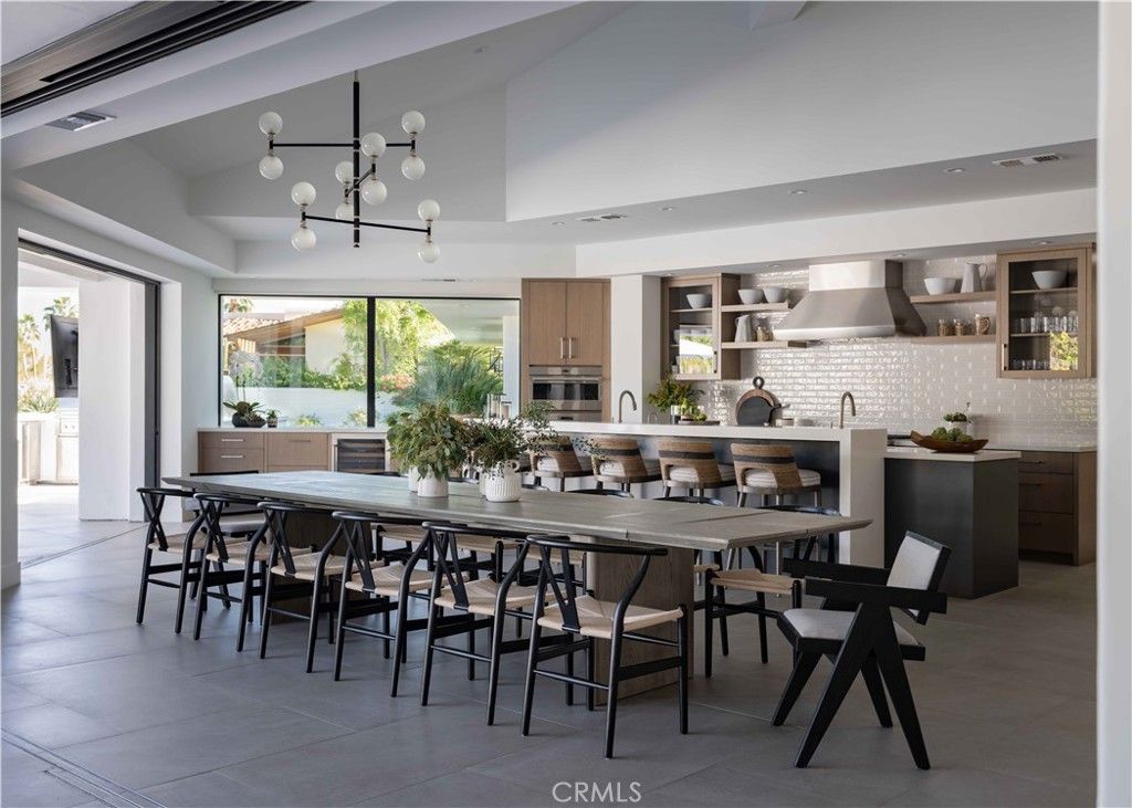 Dining room, Interior, Kitchen, Pendant Lights, Recessed Lighting, Stainless Steel Appliances