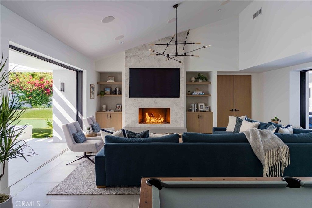 Fireplace, Interior, Living room, Pendant Lights