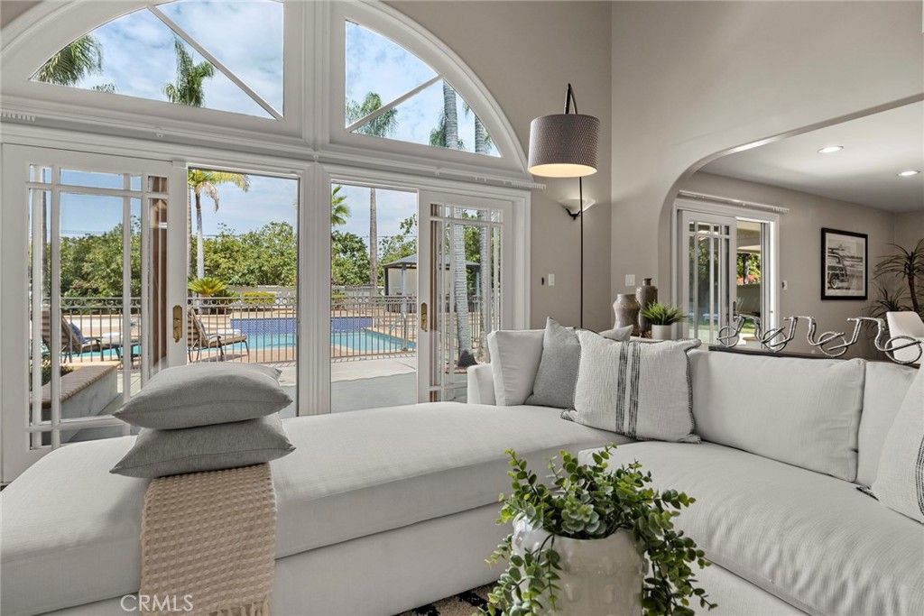 Bedroom, Interior, Recessed Lighting, Sun Room