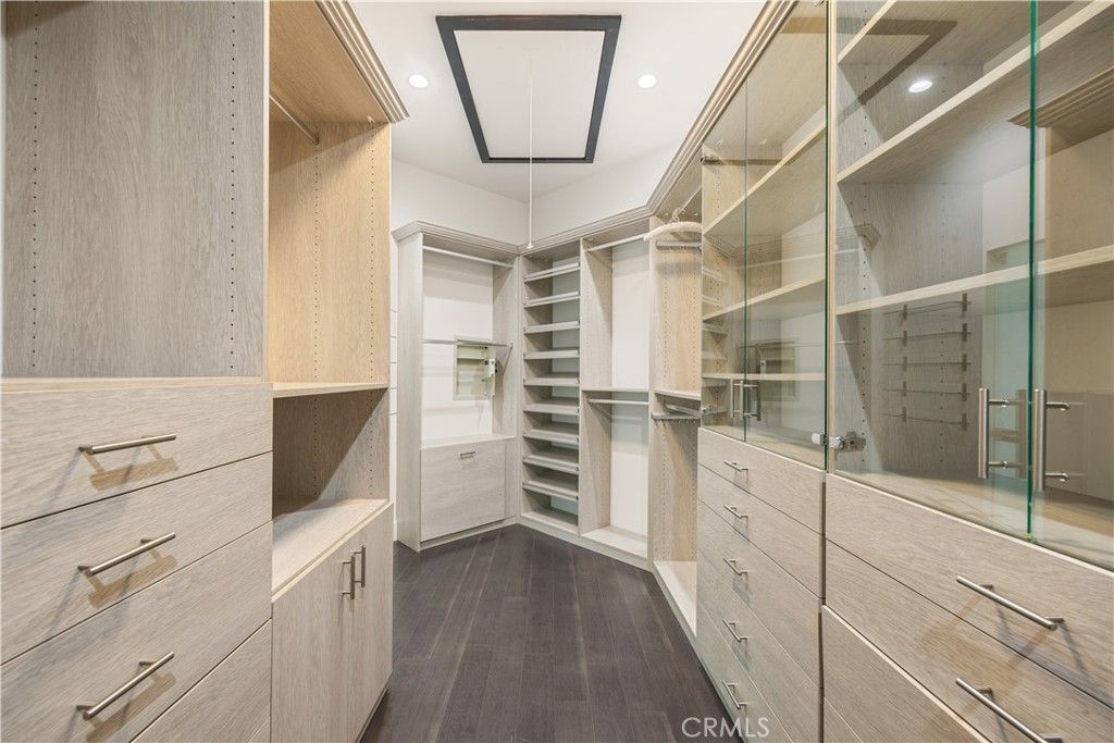 Interior, Recessed Lighting, Walk-in Closets, Wood Texture Flooring