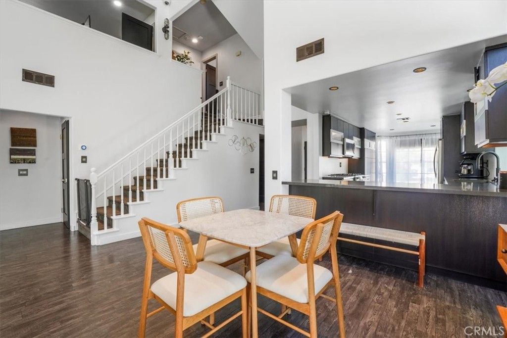 Dining room, Interior, Kitchen, Recessed Lighting, Wood Texture Flooring