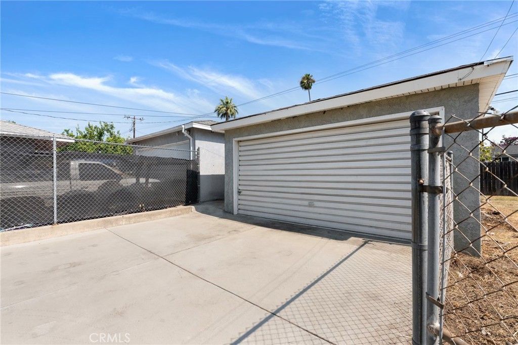 Detached Garage, Exterior