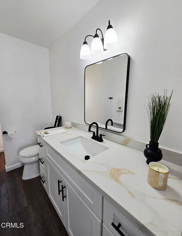 Bathroom, Dual Sink Vanities, Interior, Wood Texture Flooring