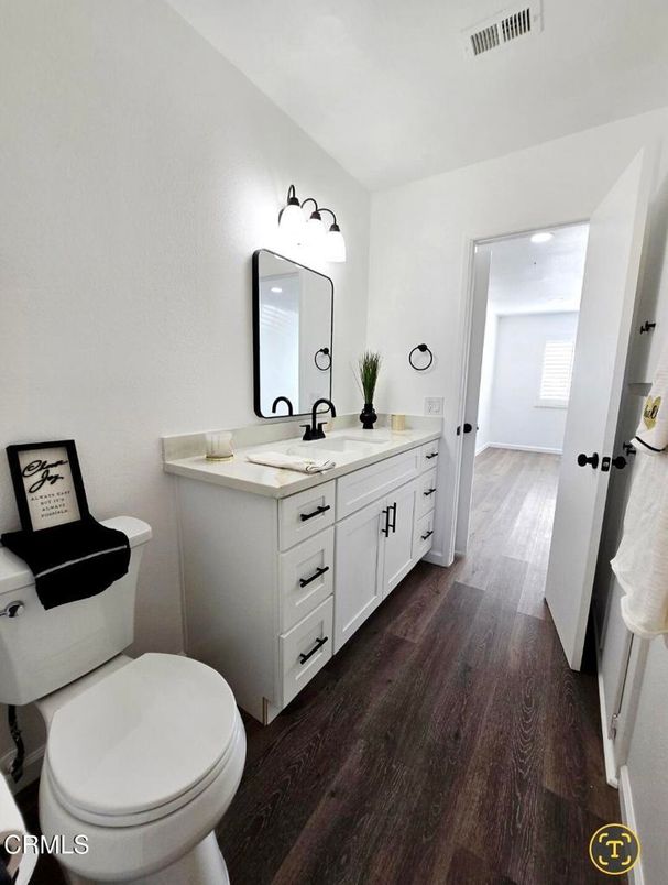 Bathroom, Dual Sink Vanities, Interior, Wood Texture Flooring