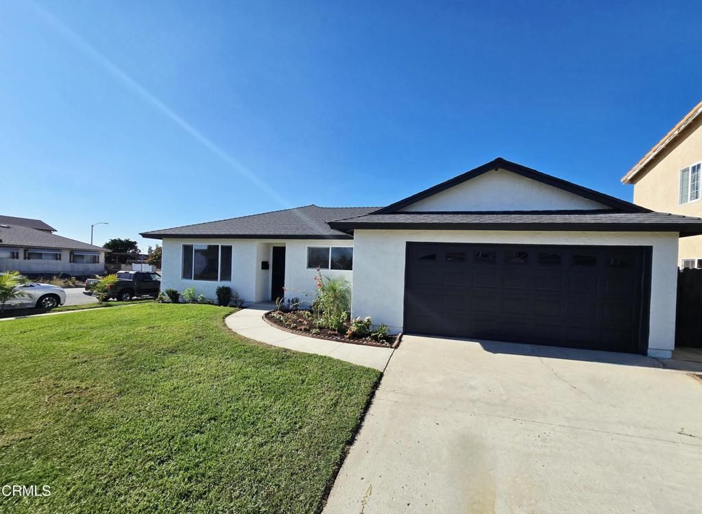 Attached, Exterior, Facade, Ranch