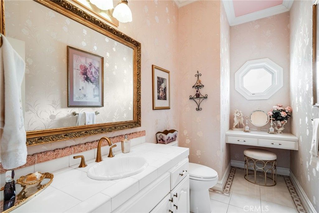 Bathroom, Interior, Tile Countertops