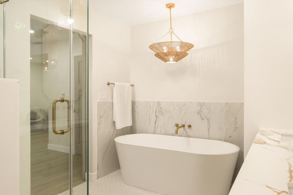 Bathroom, Free Standing Baths, Glass Shower, Interior, Marble Walls, Pendant Lights