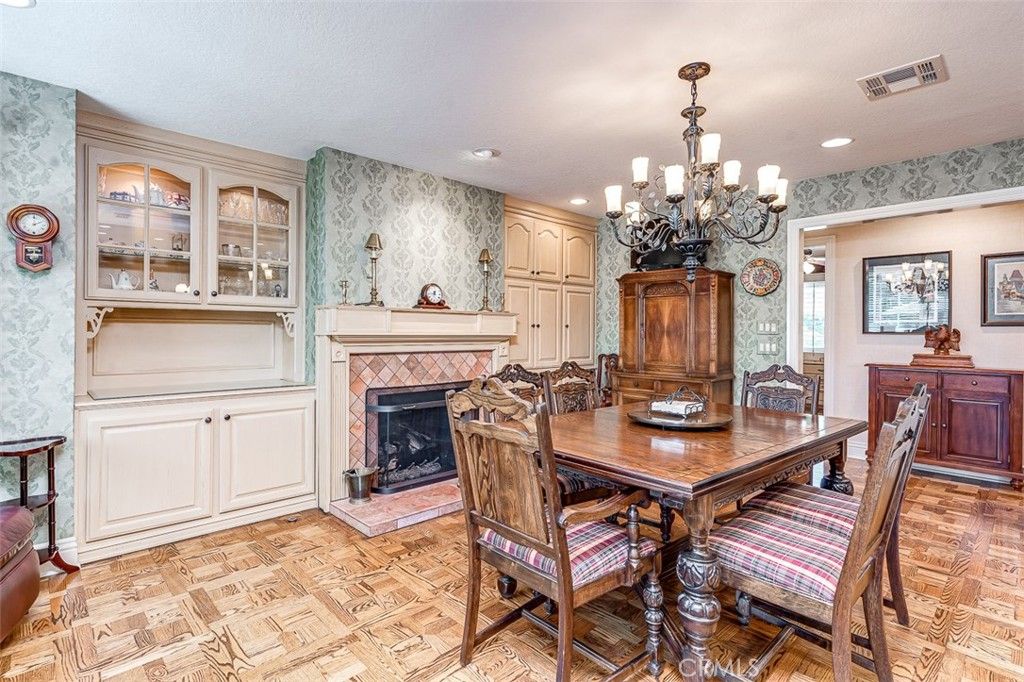 Chandelier, Dining room, Fireplace, Interior, Recessed Lighting, Wood Texture Flooring