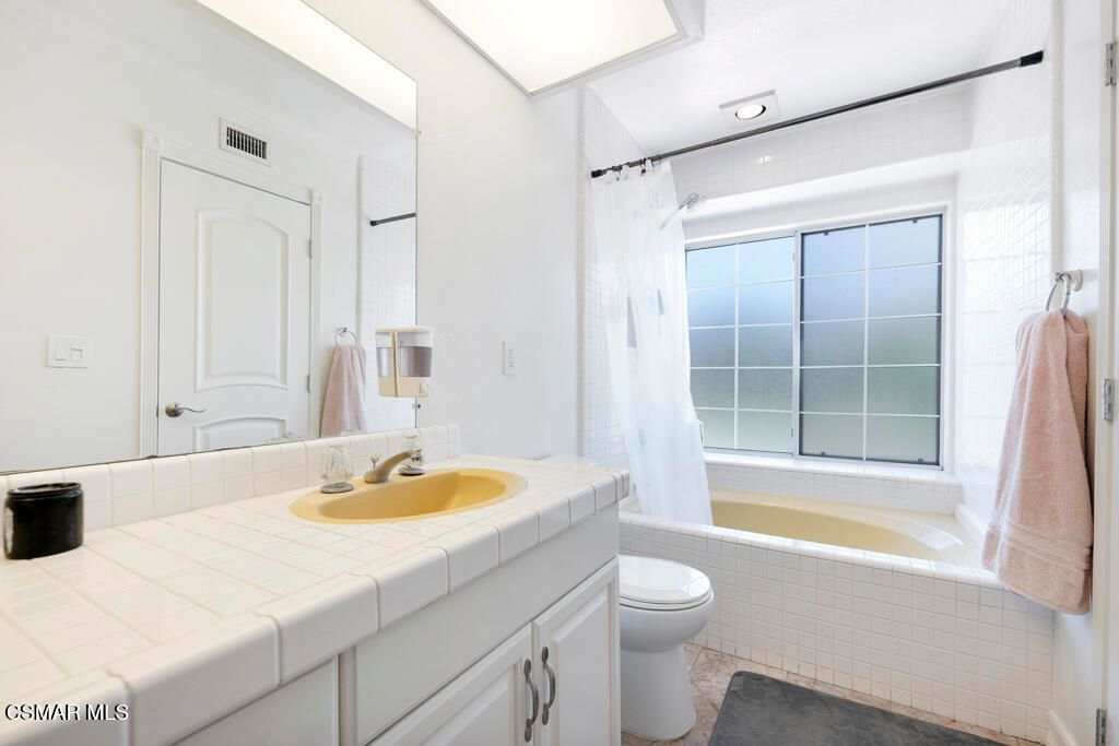 Bathroom, Interior, Recessed Lighting, Tile Countertops