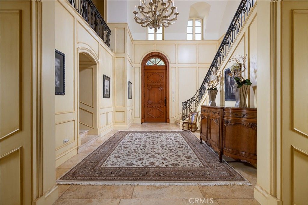 Chandelier, Interior