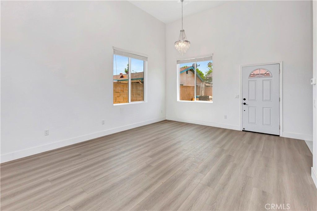 Empty room, Interior, Pendant Lights, Wood Texture Flooring