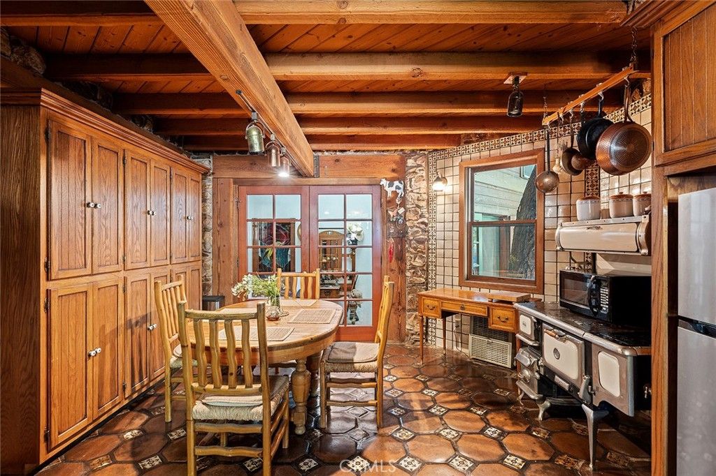 Dining room, Interior, Kitchen, Wooden Beams, Wooden Ceilings