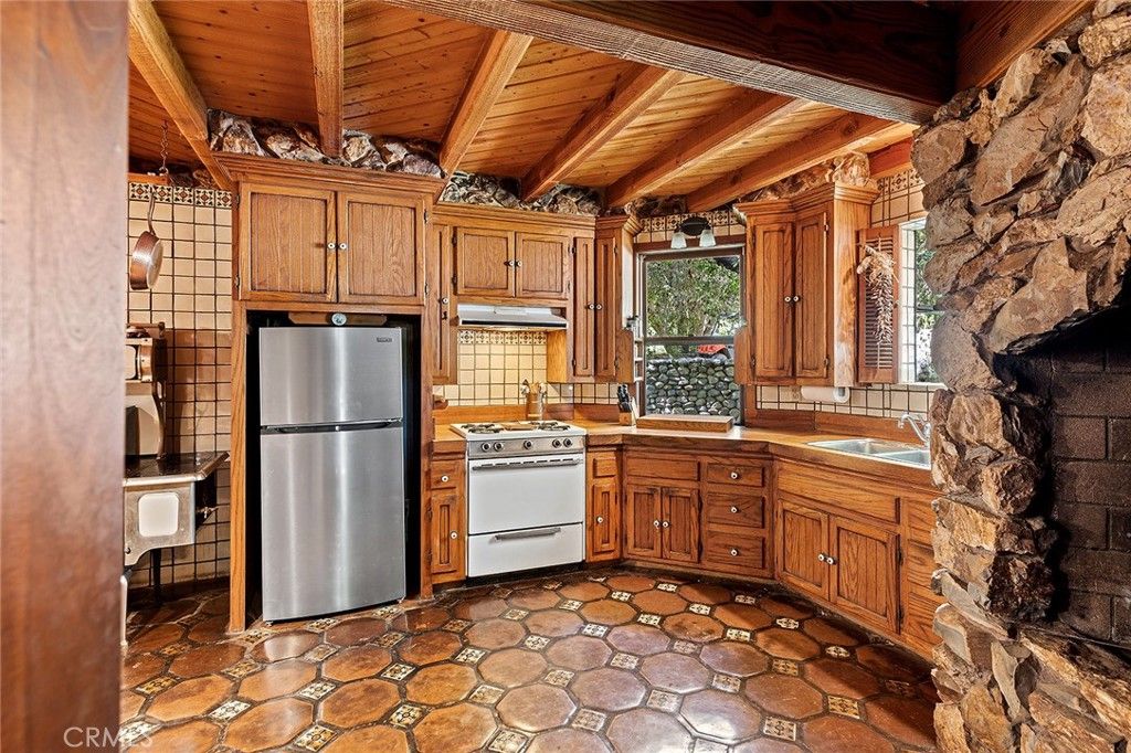 Interior, Kitchen, Stone Walls, Wooden Beams, Wooden Ceilings