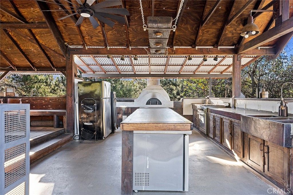 Exterior, Fireplace
