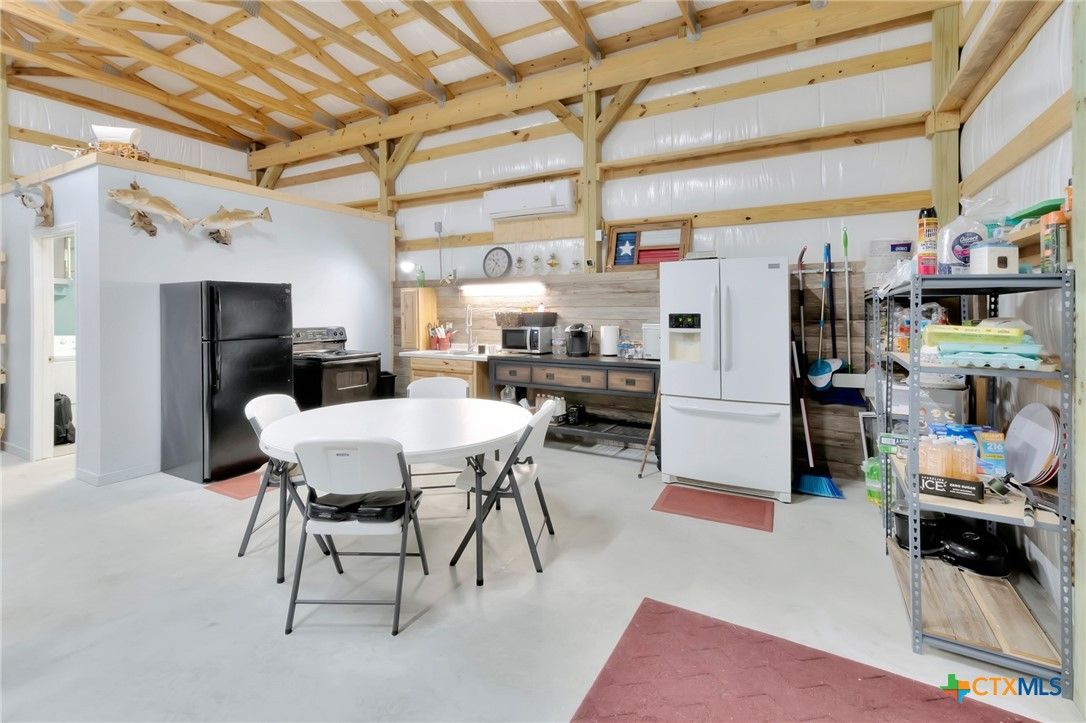 Dining room, Interior, Kitchen, Stainless Steel Appliances, Wooden Beams