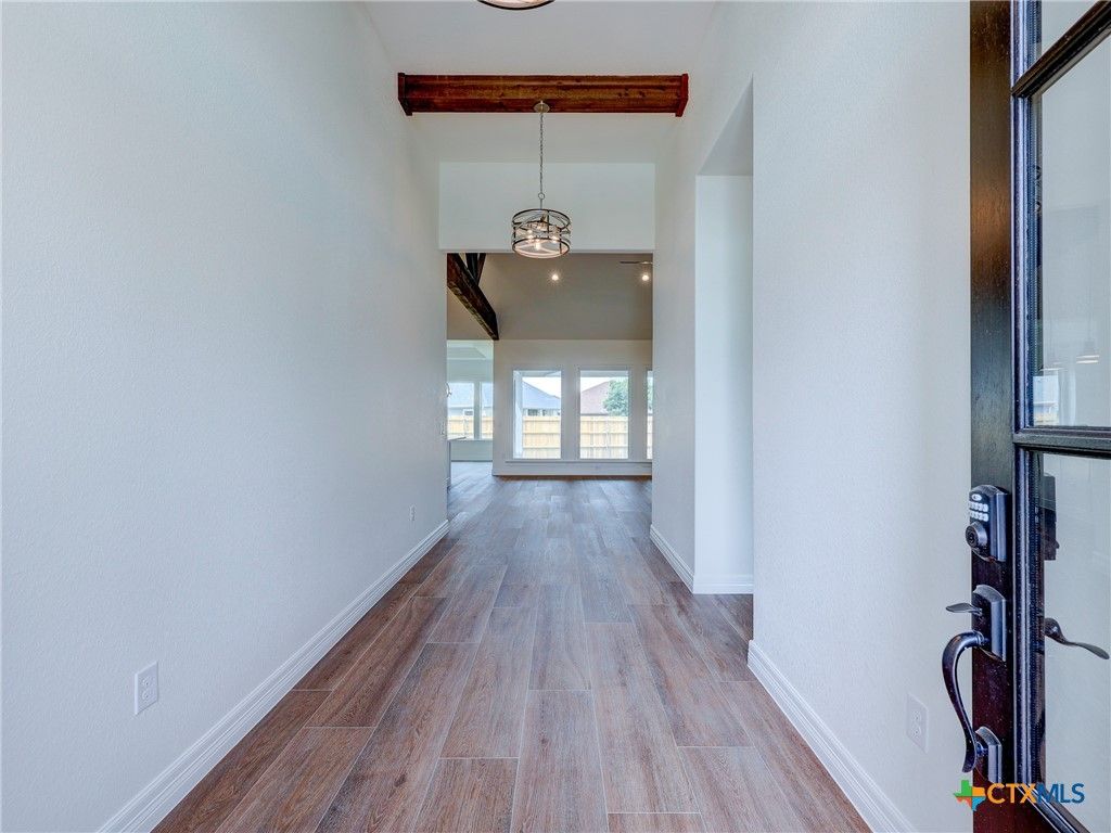 Interior, Pendant Lights, Recessed Lighting, Wood Texture Flooring