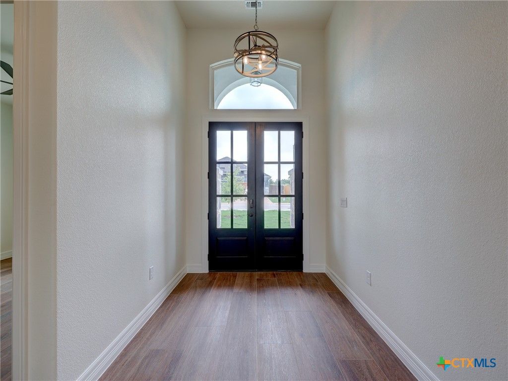 Interior, Pendant Lights, Wood Texture Flooring