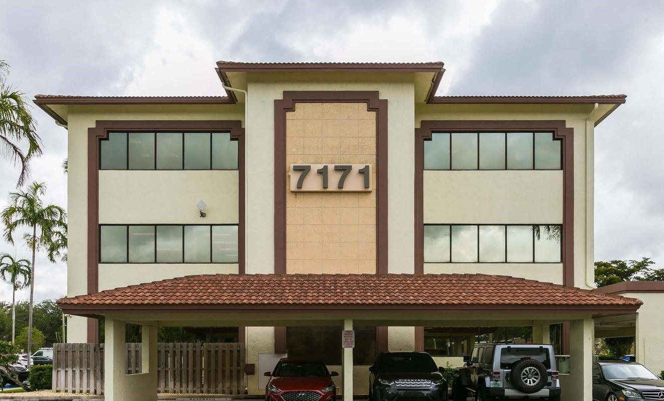 Exterior, Facade, Mediterranean