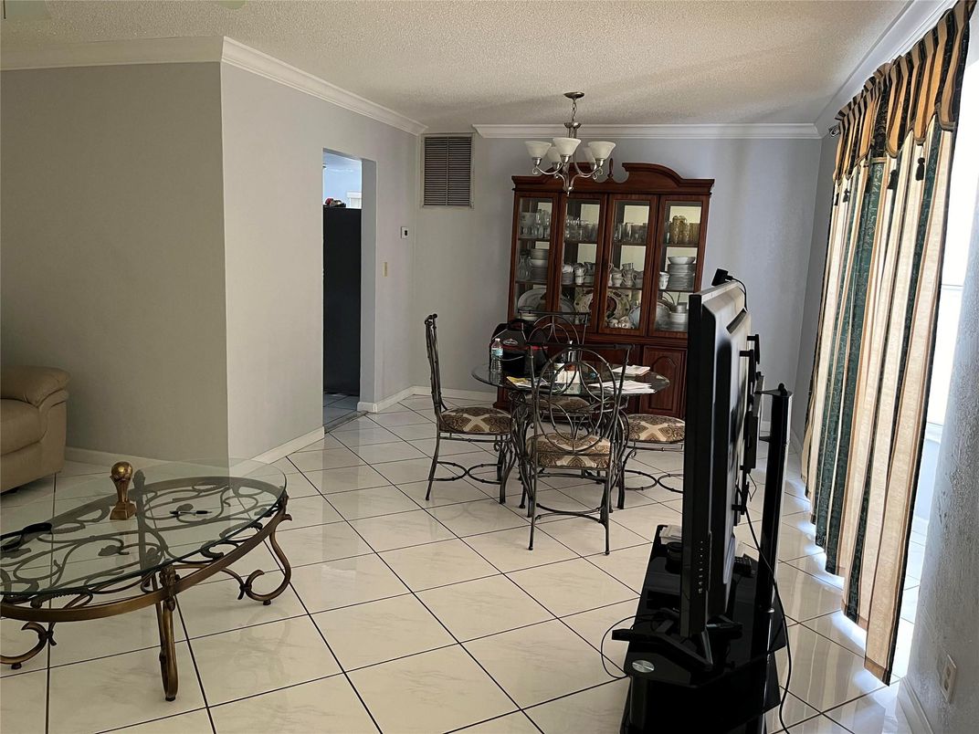 Chandelier, Dining room, Interior