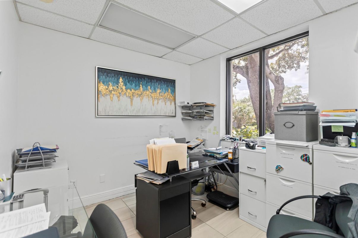 Home Office, Interior