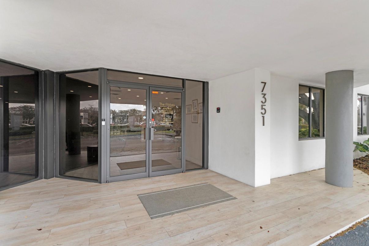 Exterior, Wood Texture Flooring