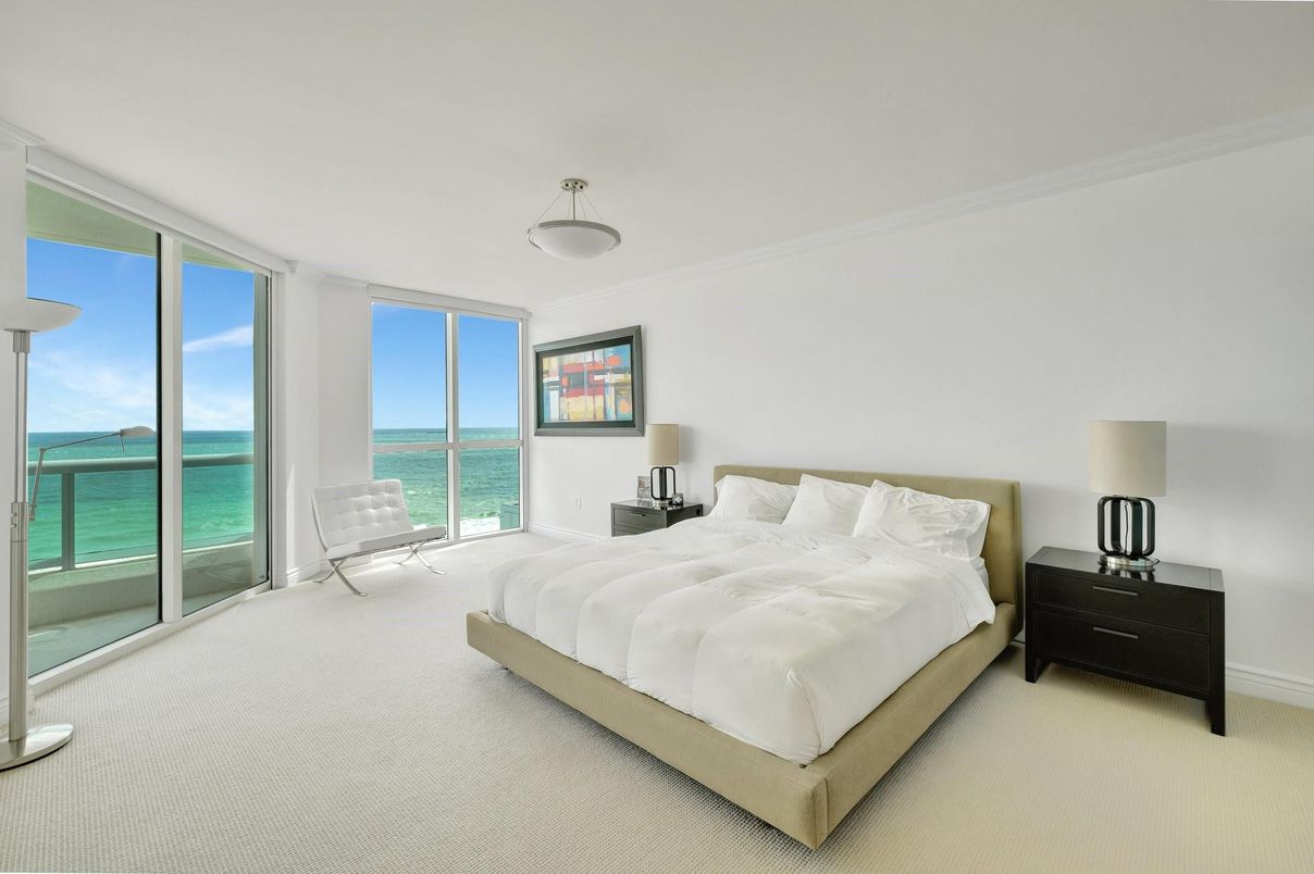 Bedroom, Interior, Water