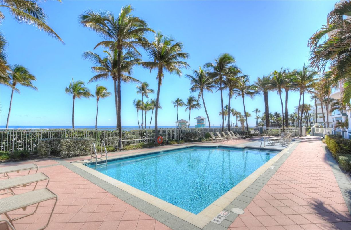 Exterior, Pool, Water