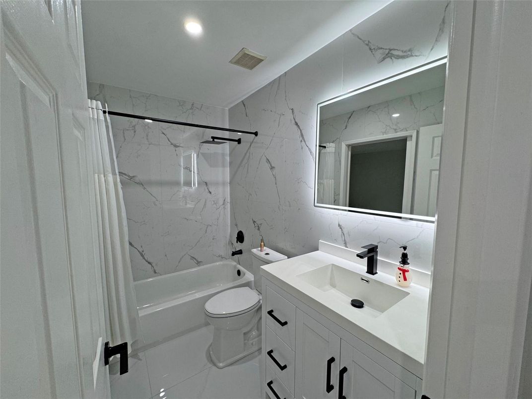 Bathroom, Interior, Marble Walls, Recessed Lighting