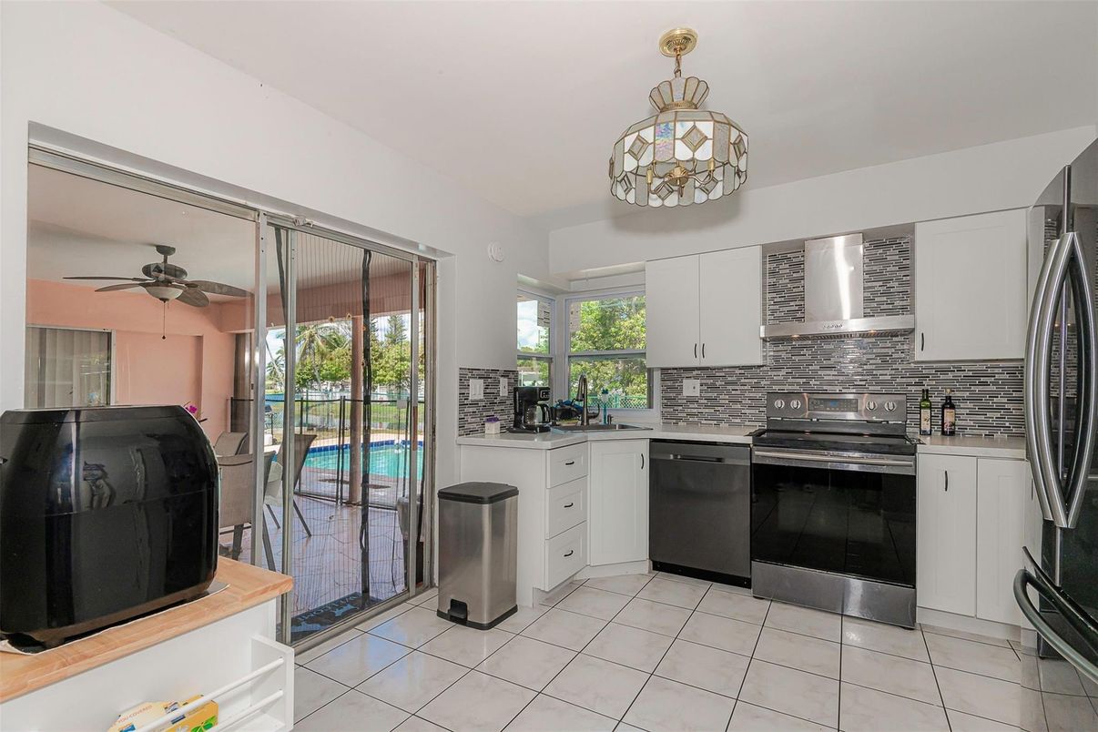 Interior, Kitchen, Pendant Lights, Stainless Steel Appliances