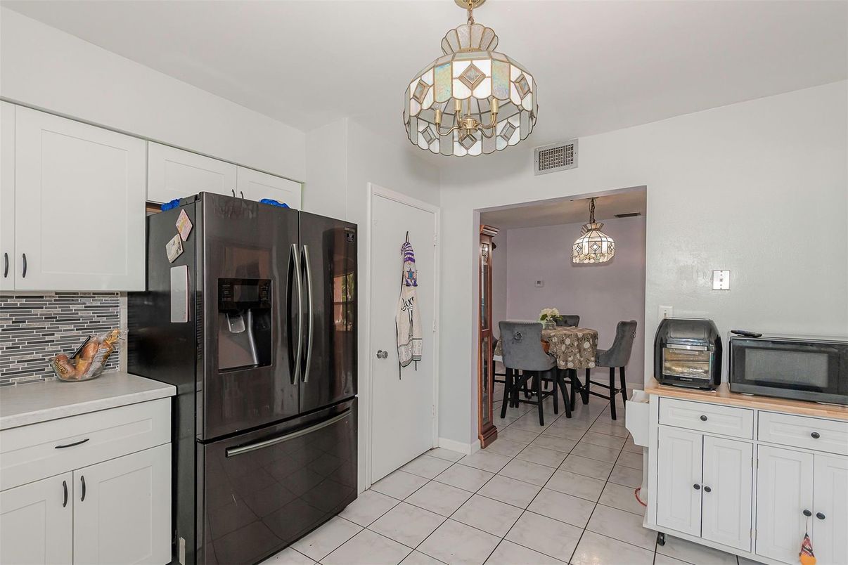 Chandelier, Dining room, Interior, Kitchen, Pendant Lights