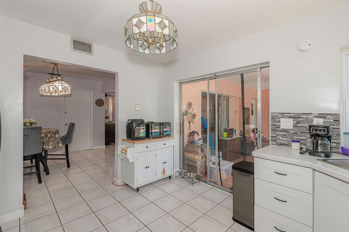 Dining room, Interior, Pendant Lights