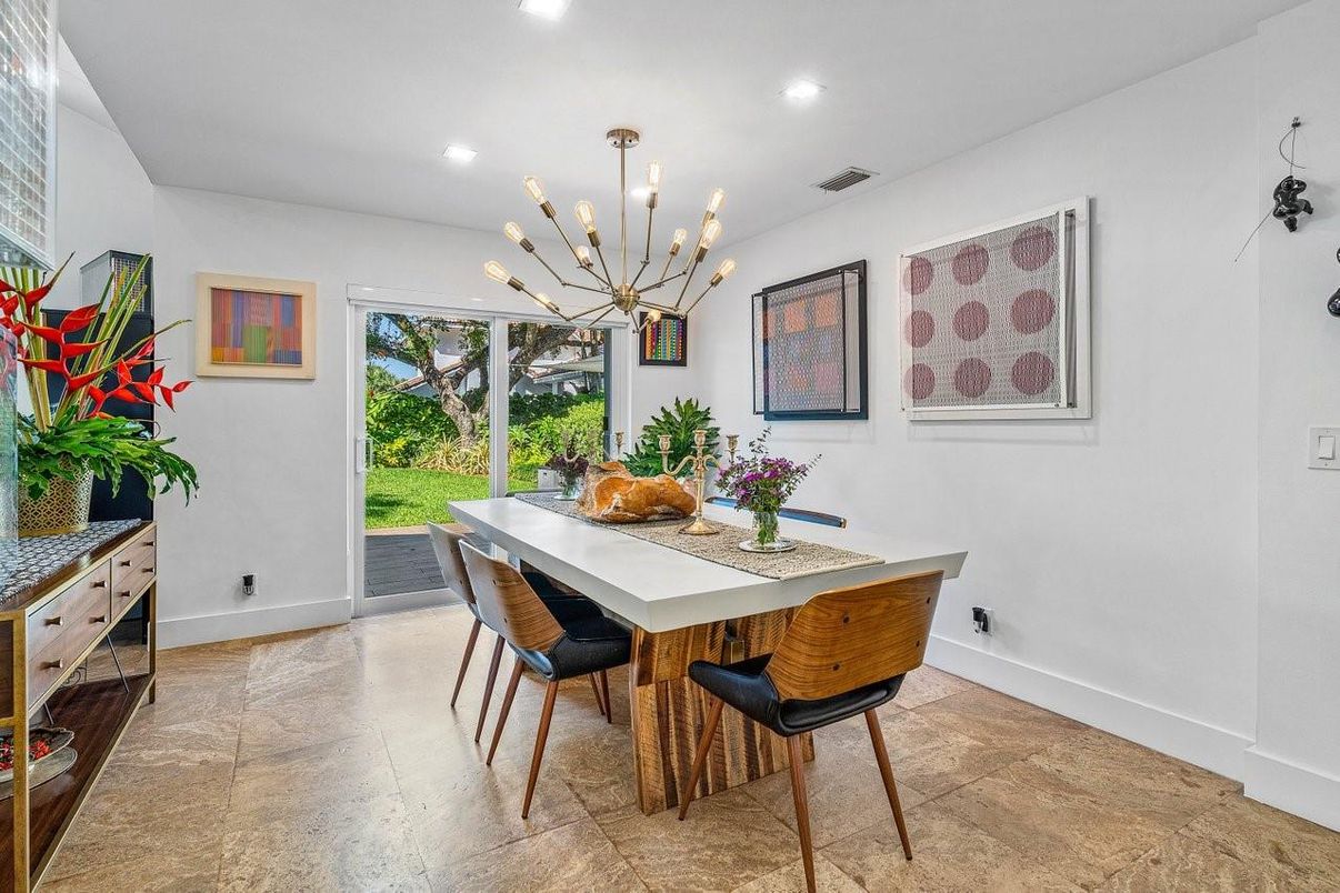 Dining room, Interior, Pendant Lights, Recessed Lighting