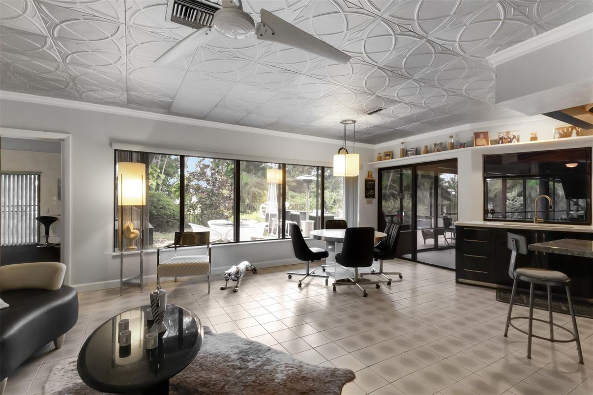 Dining room, Interior, Pendant Lights