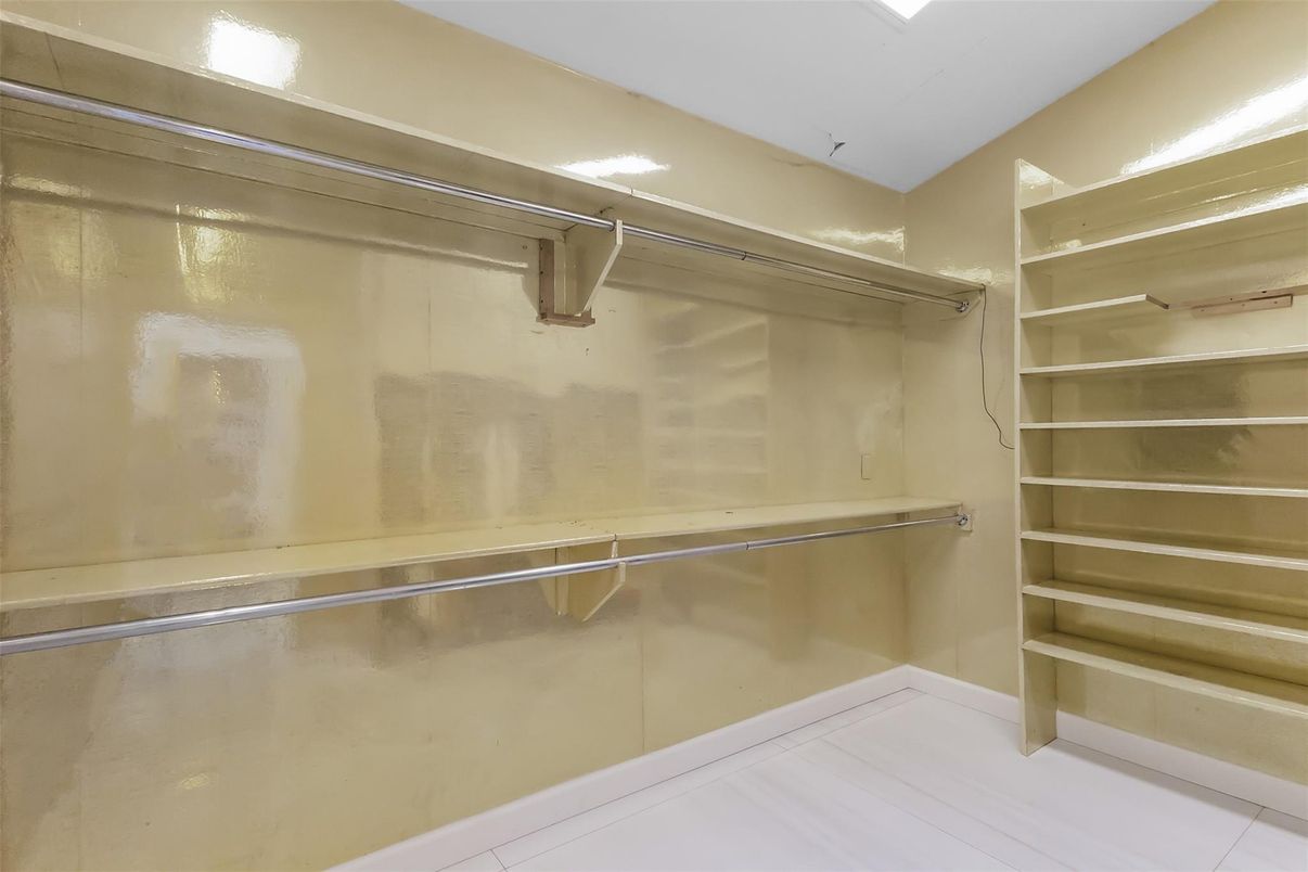 Interior, Walk-in Closets
