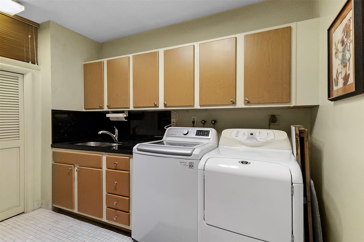 Interior, Washer