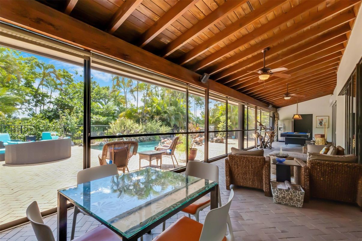 Dining room, Interior, Pendant Lights, Sun Room, Wooden Beams, Wooden Ceilings