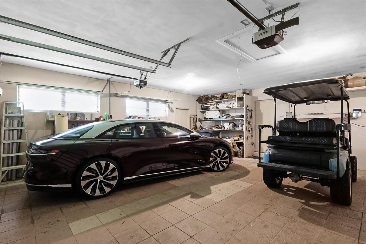Garage, Interior