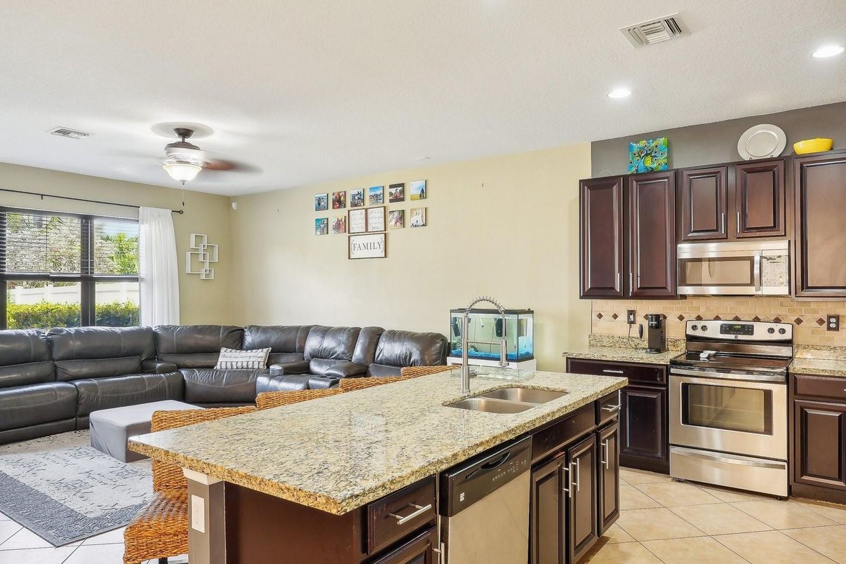 Interior, Kitchen, Living room, Recessed Lighting, Stainless Steel Appliances