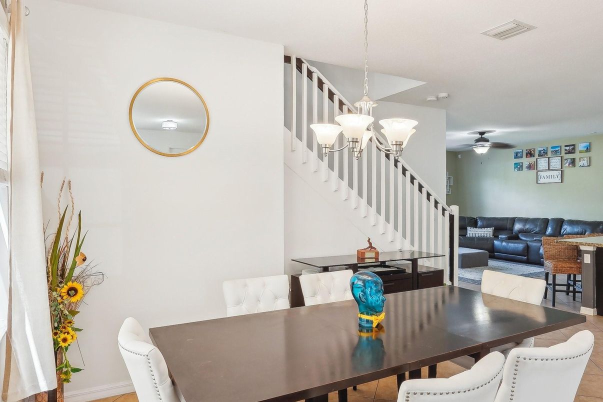Chandelier, Dining room, Interior, Living room, Pendant Lights, Wood Texture Flooring
