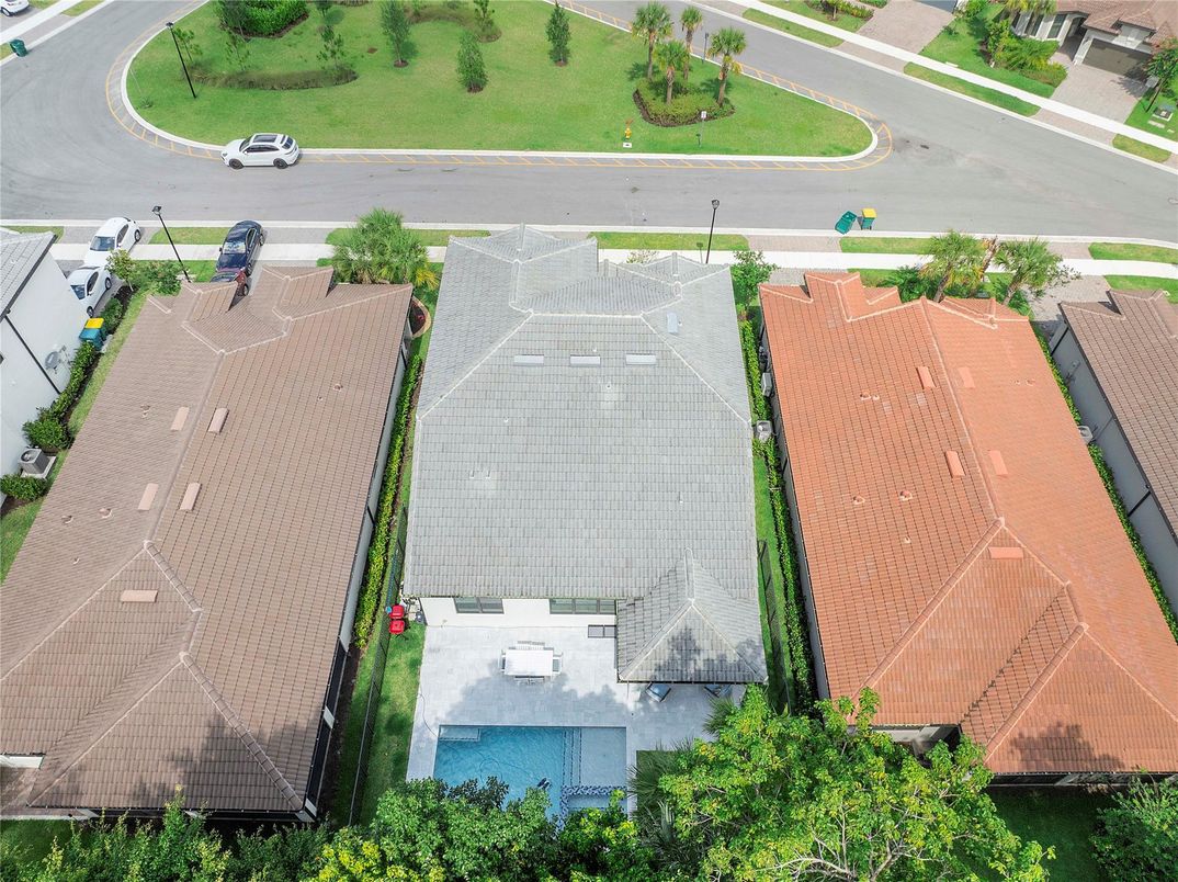 Exterior, Drone