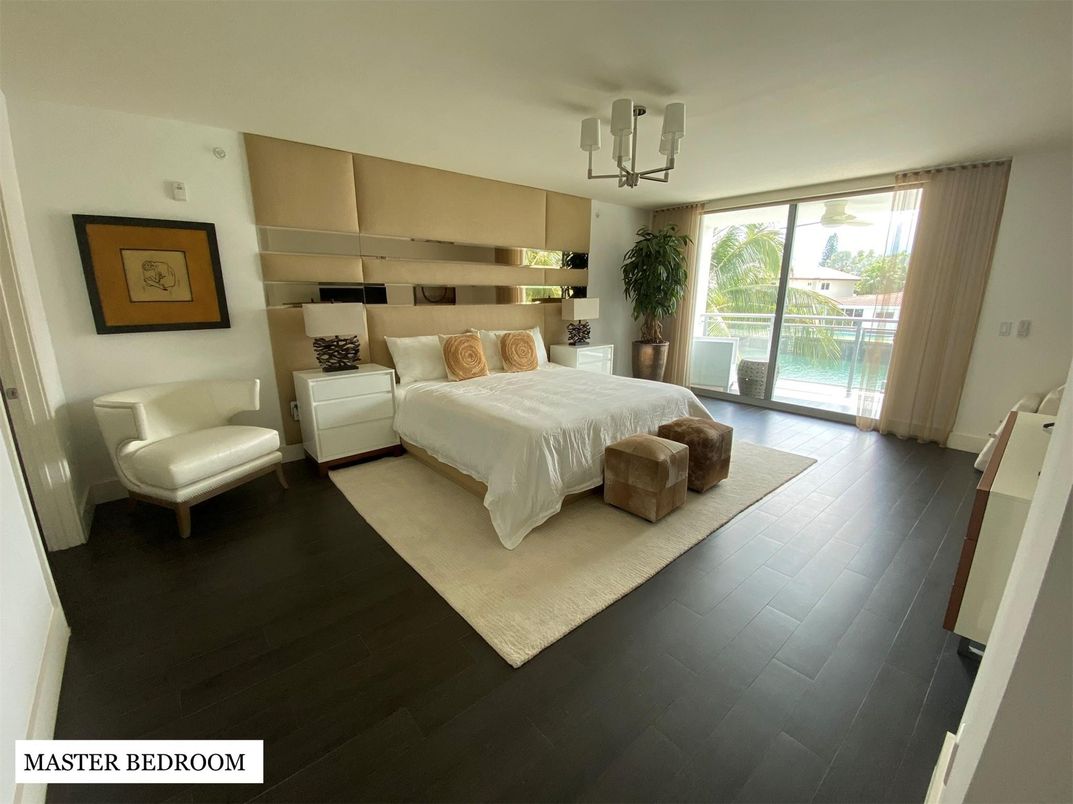 Bedroom, Interior, Pendant Lights, Wood Texture Flooring