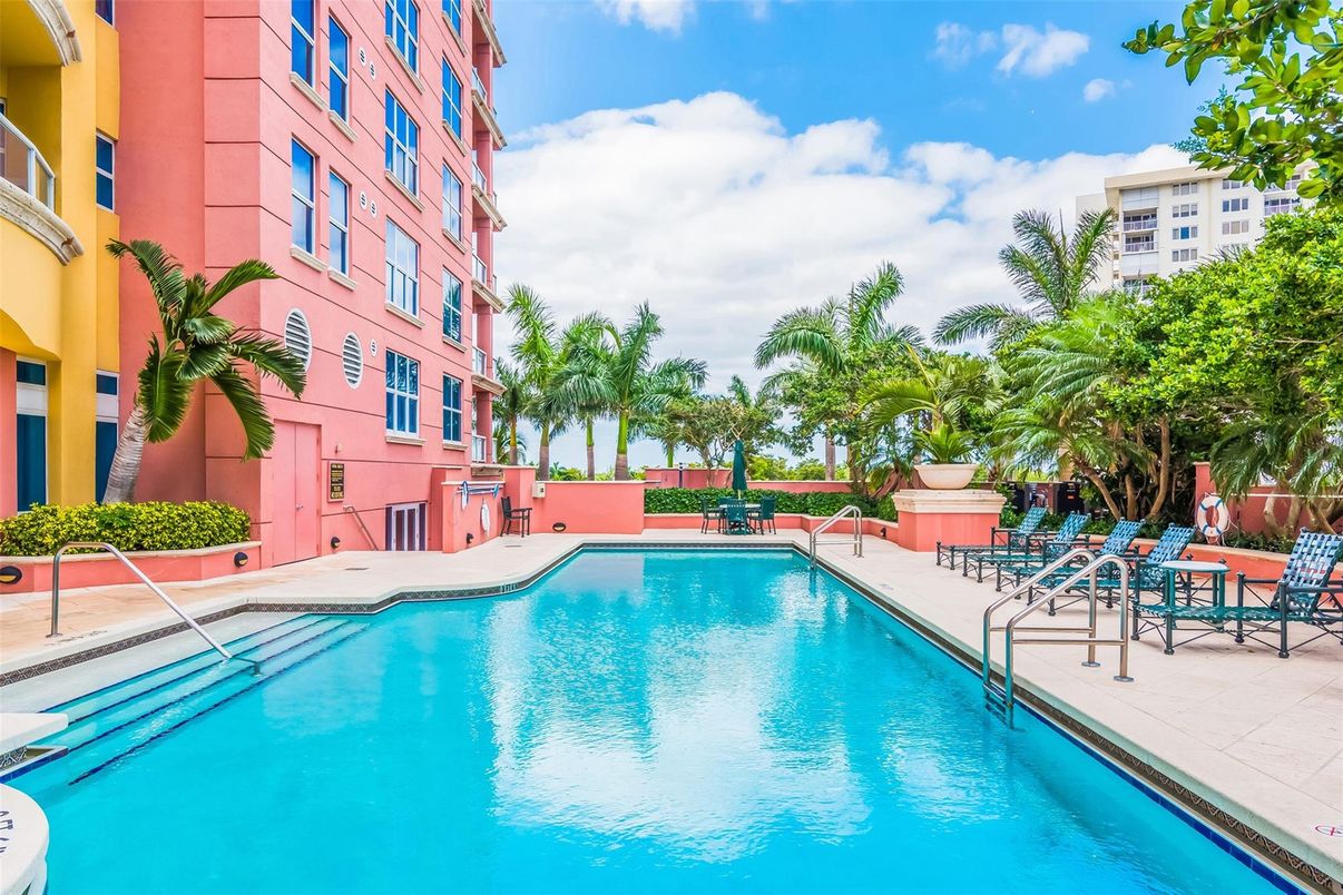 Exterior, Pool