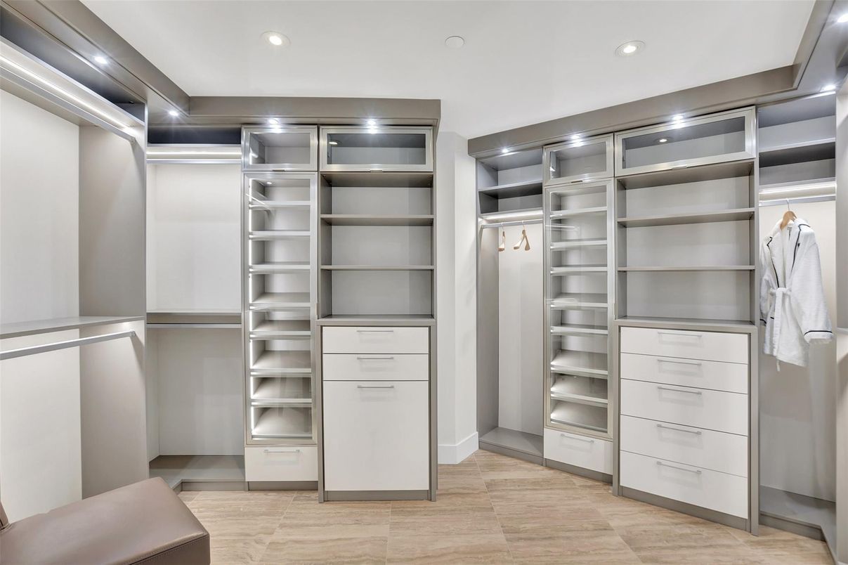 Interior, Recessed Lighting, Walk-in Closets, Wood Texture Flooring