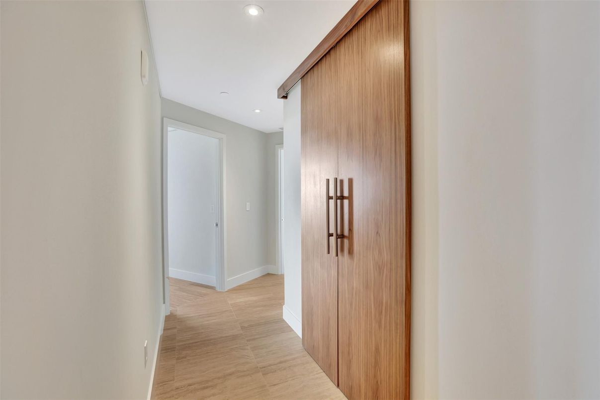 Interior, Recessed Lighting