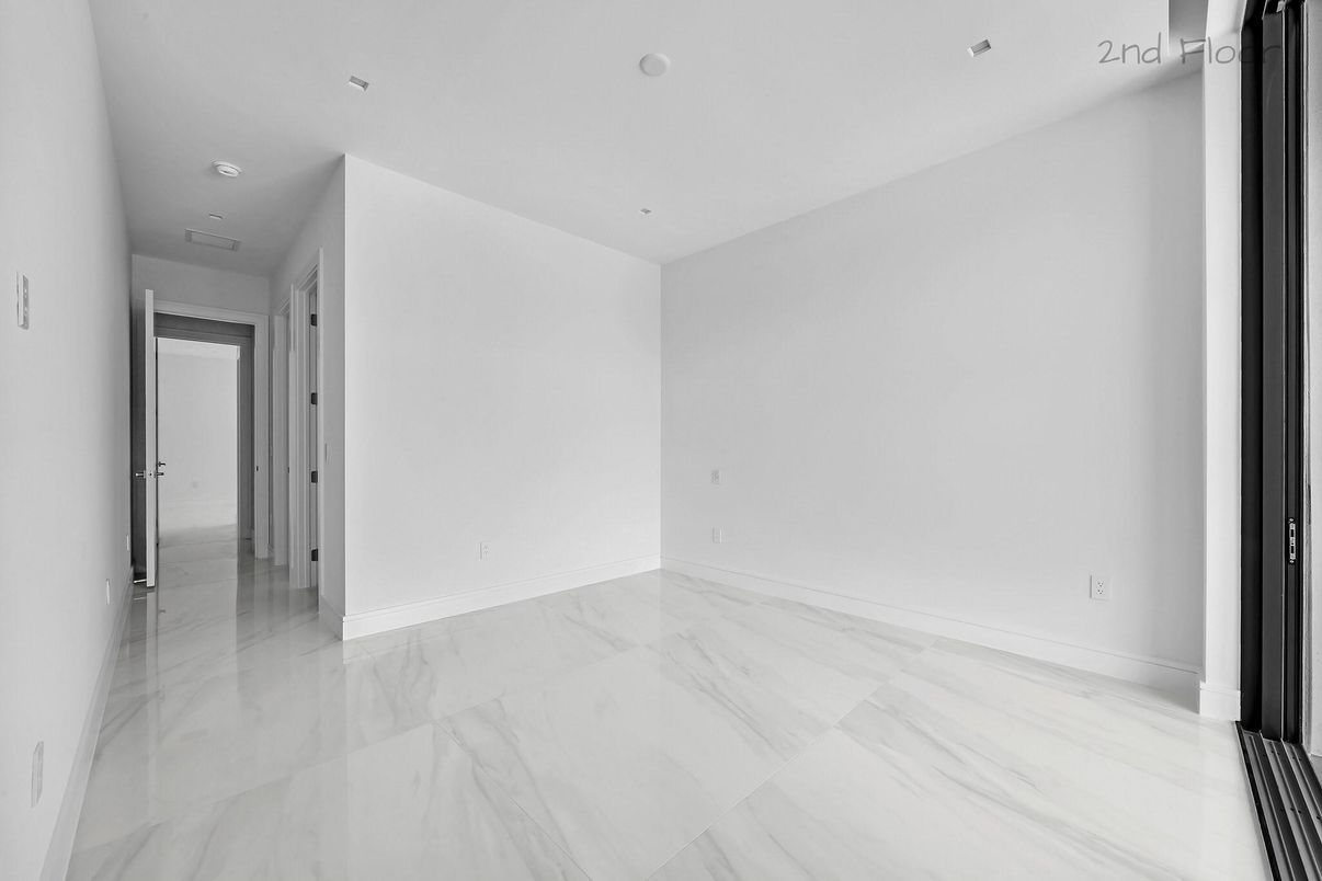 Empty room, Interior, Marble, Recessed Lighting
